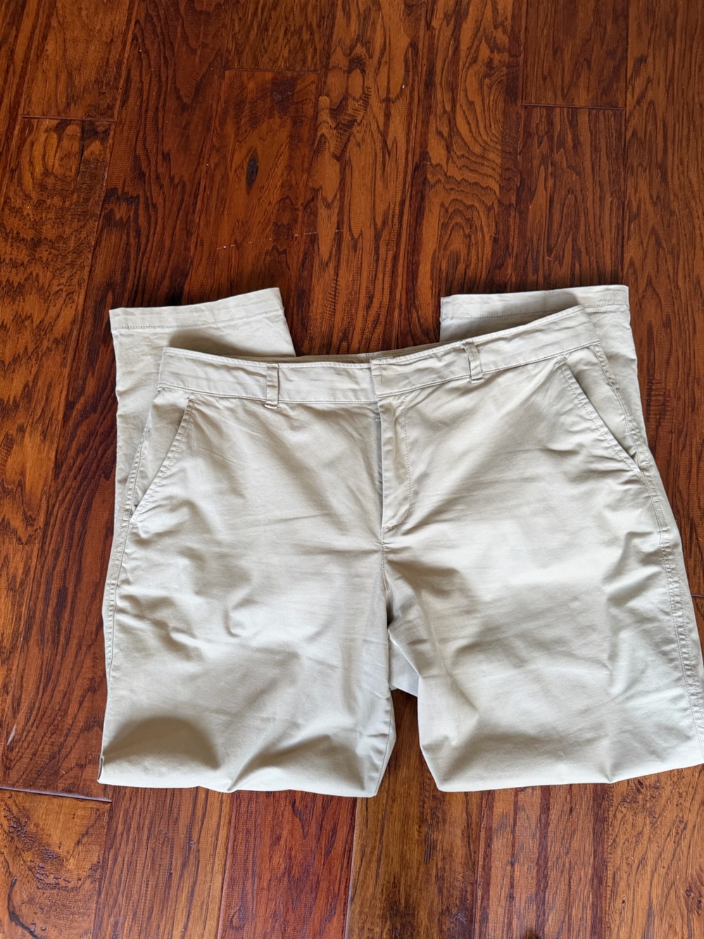 GAP Women’s Straight Khaki Pants